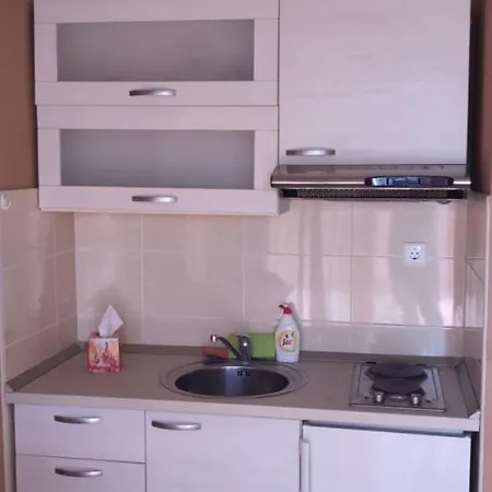 Happy Basset Terrace Apartment Makarska Exterior photo