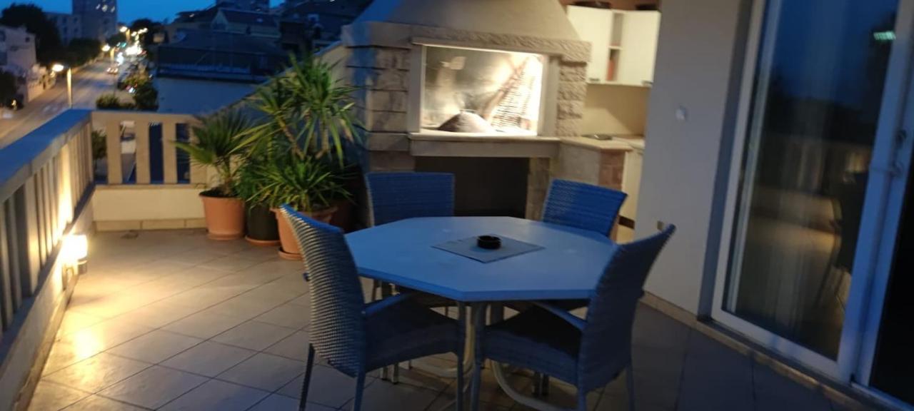 Happy Basset Terrace * Makarska