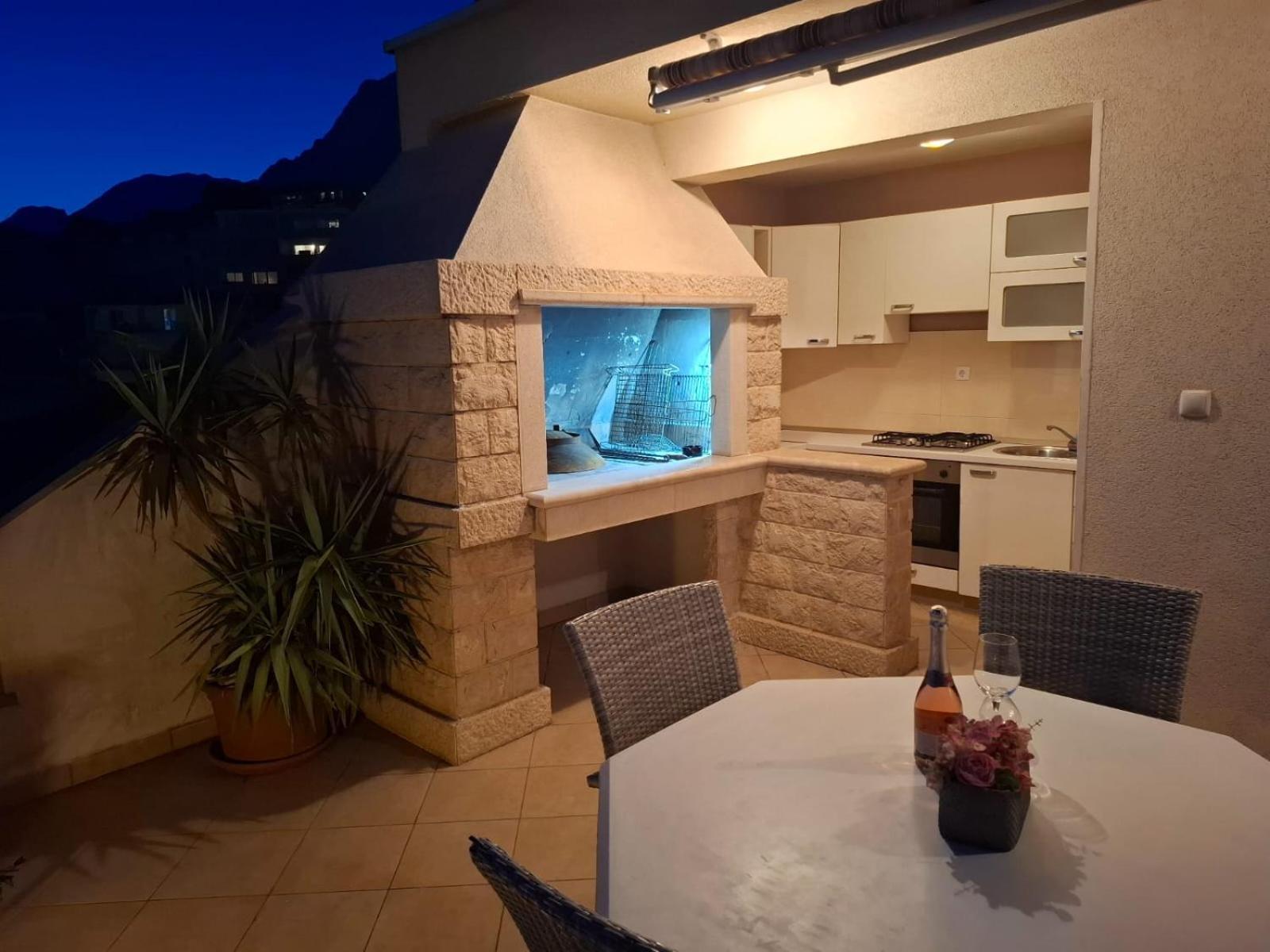 Happy Basset Terrace Apartman
